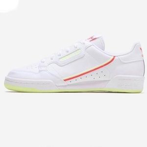 Adidas sneakers white